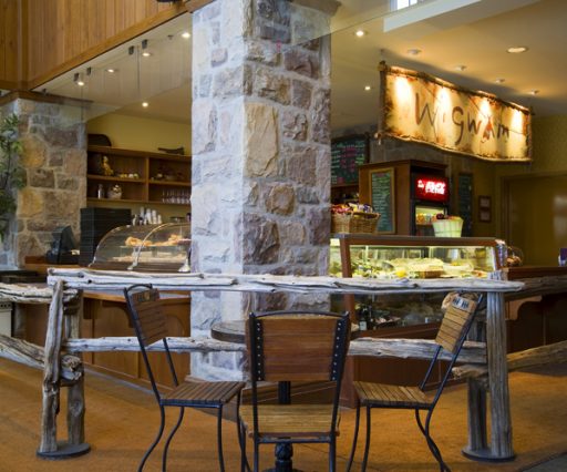 Château Mont-Tremblant Wigwam – Café